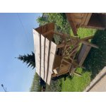 Krmelec se zásobníkem na jádro